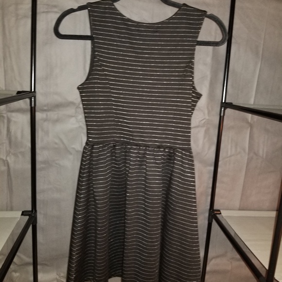 A line dress - Picture 2 of 3